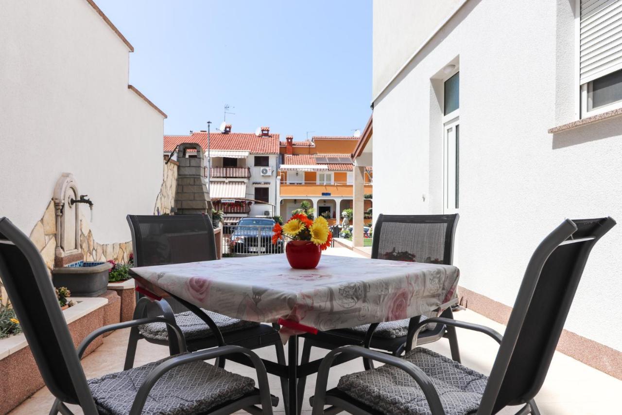 Apartment Vlado Врсар Екстер'єр фото